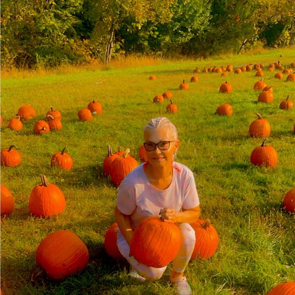 Meet your Posher, Agnes - Picture 1 of 1